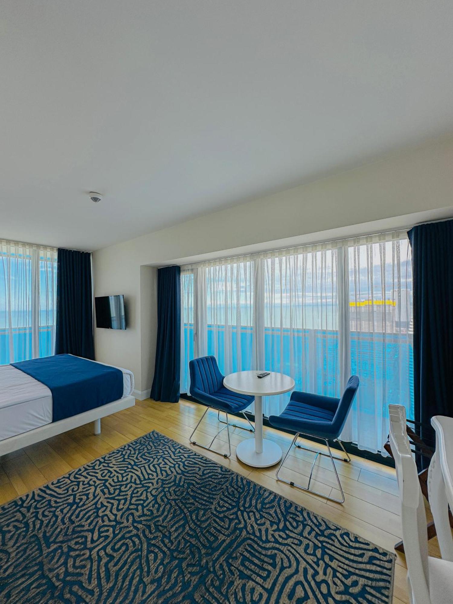 Seaside Vip Hotel Batumi Ngoại thất bức ảnh