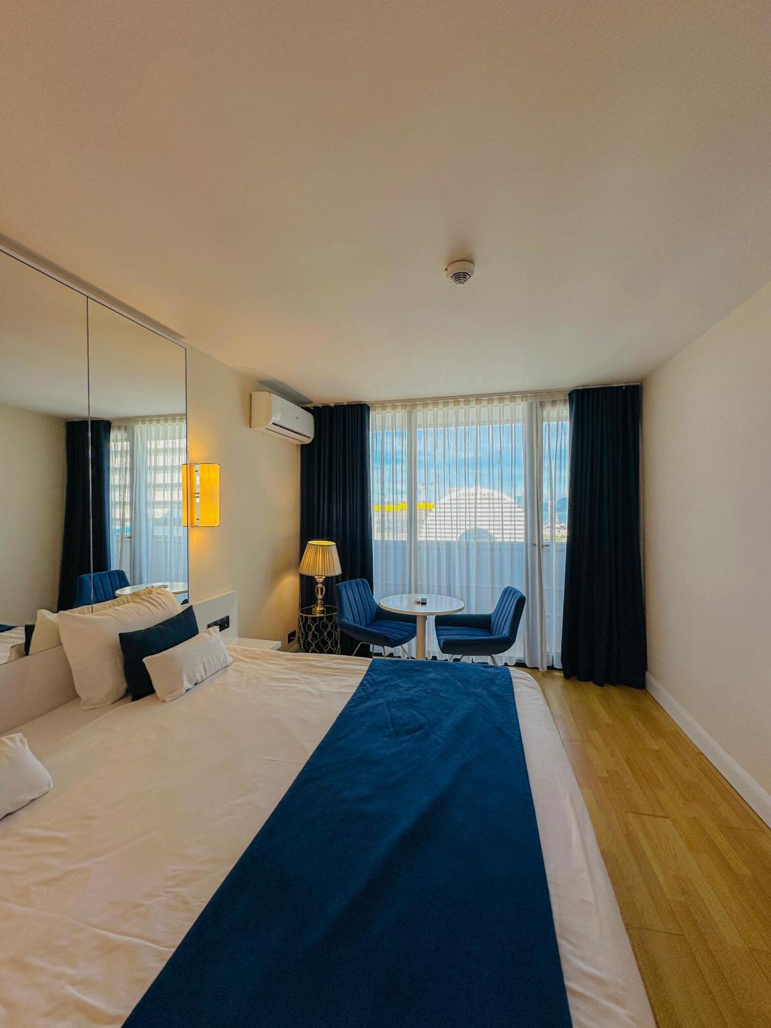 Seaside Vip Hotel Batumi Ngoại thất bức ảnh