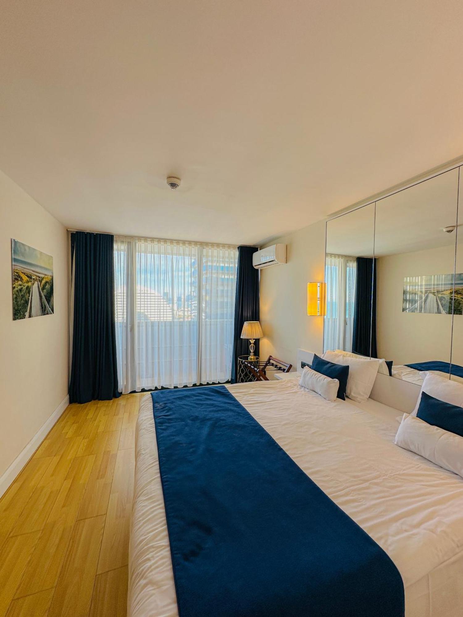 Seaside Vip Hotel Batumi Ngoại thất bức ảnh