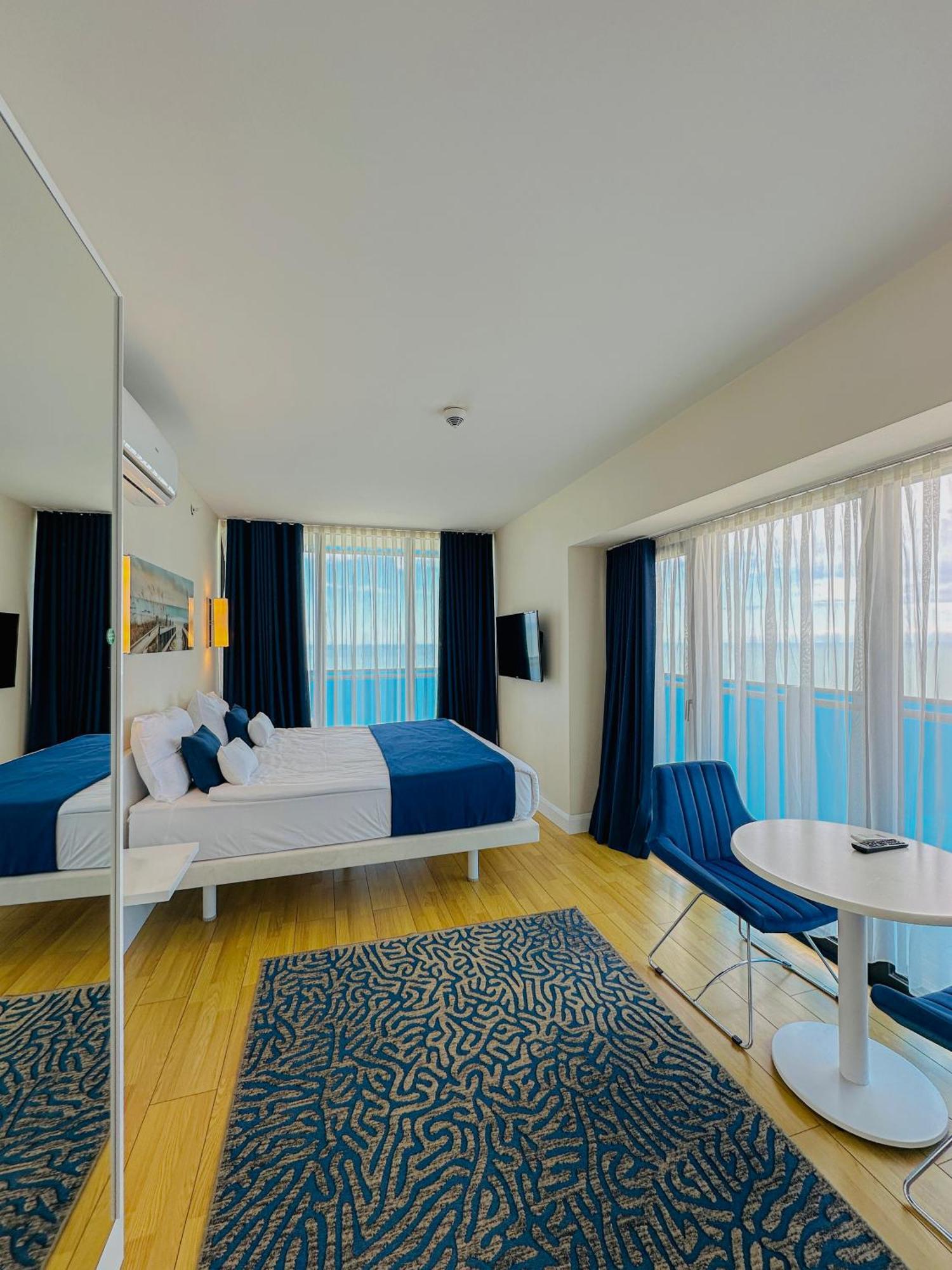 Seaside Vip Hotel Batumi Ngoại thất bức ảnh